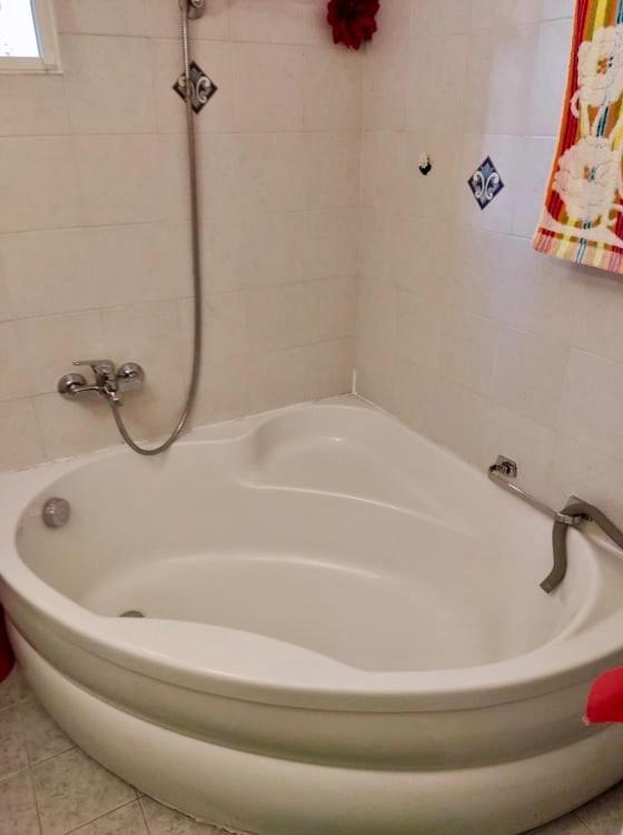 Marys House , Lovely 2-Bedroom Apartment 테살로니키 외부 사진